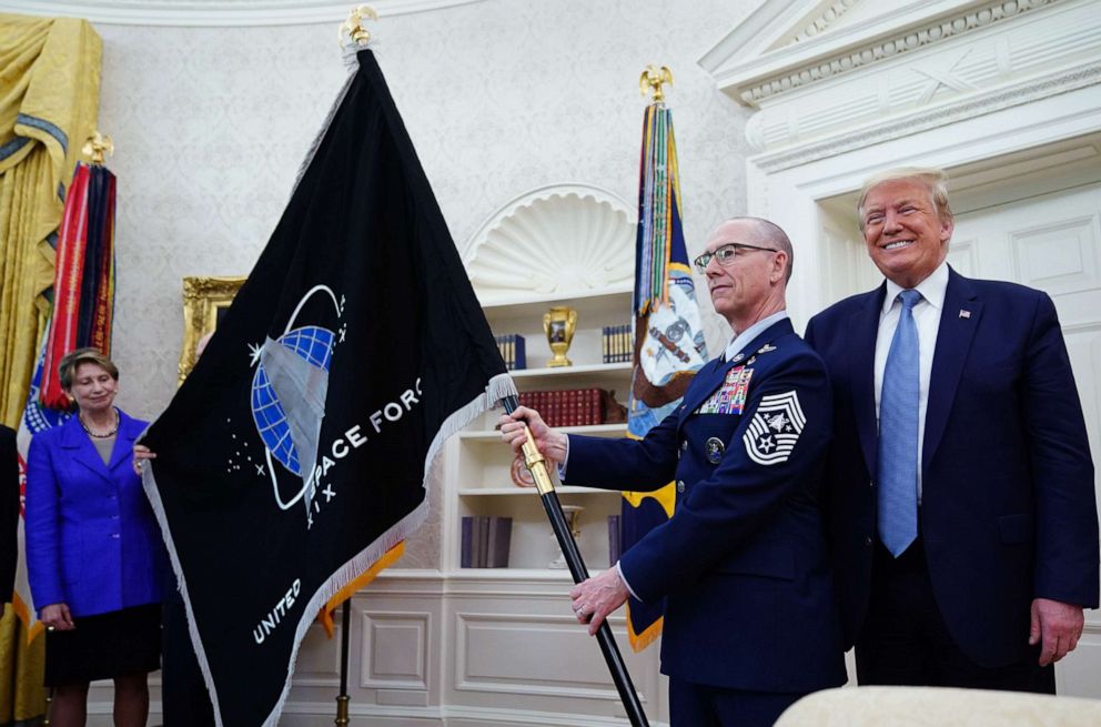trump-space-flag-Grin